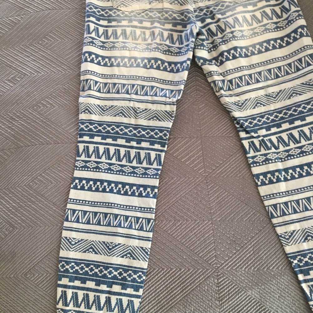 Distressed jeans - Picture 4 of 4